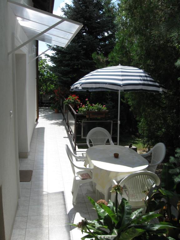 Barcza Vendeghaz Hotel Balatonfured Ngoại thất bức ảnh