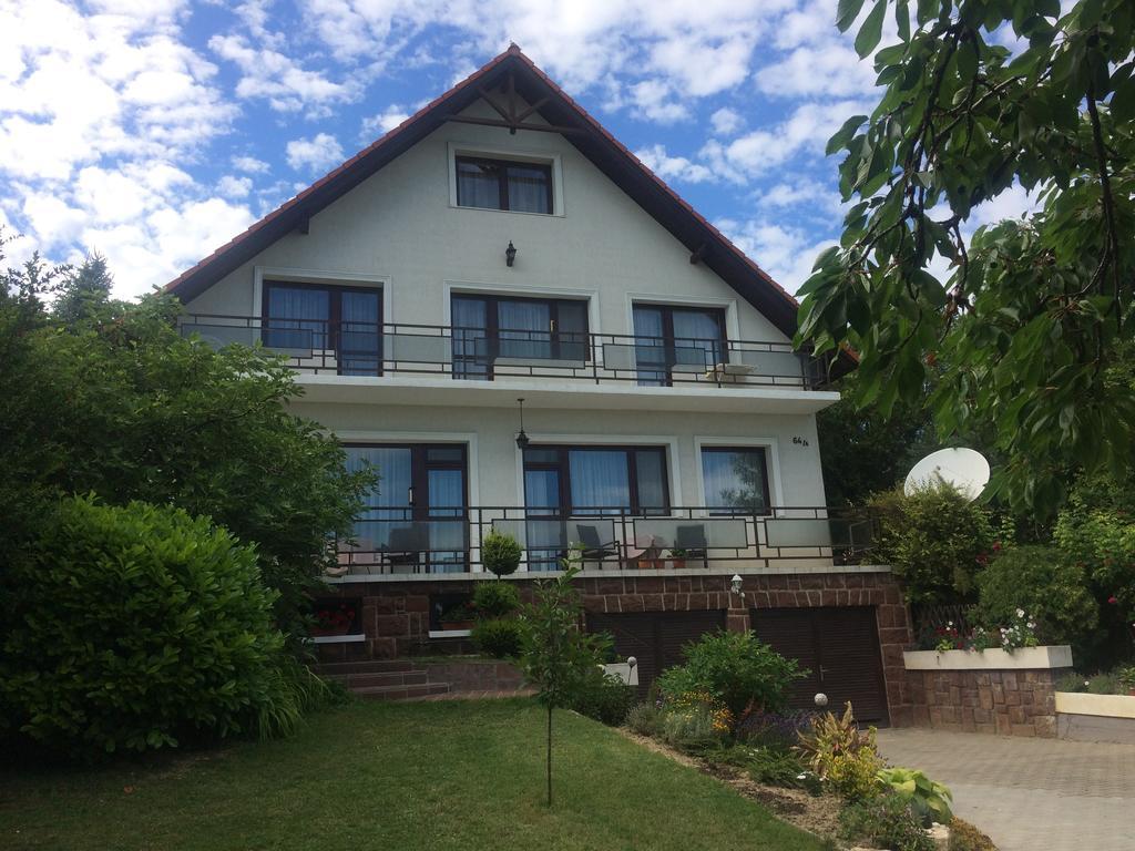 Barcza Vendeghaz Hotel Balatonfured Ngoại thất bức ảnh