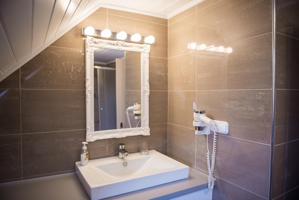Barcza Vendeghaz Hotel Balatonfured Ngoại thất bức ảnh