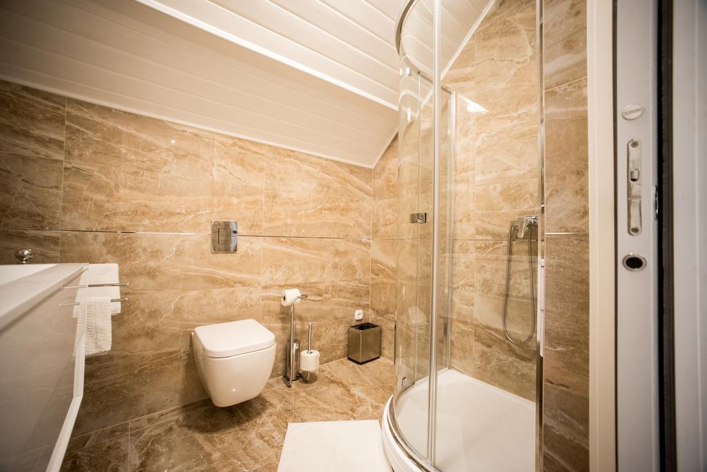 Barcza Vendeghaz Hotel Balatonfured Ngoại thất bức ảnh