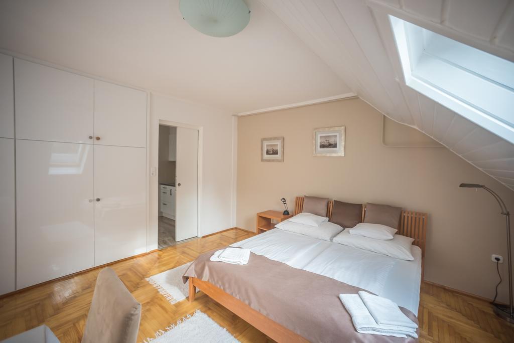 Barcza Vendeghaz Hotel Balatonfured Ngoại thất bức ảnh