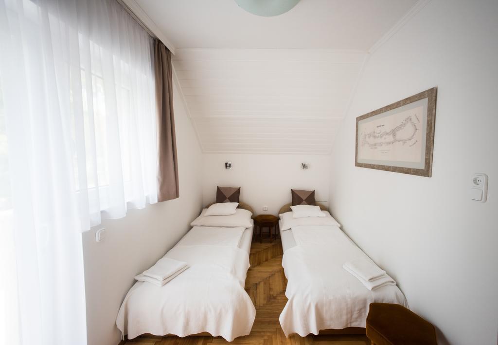Barcza Vendeghaz Hotel Balatonfured Ngoại thất bức ảnh