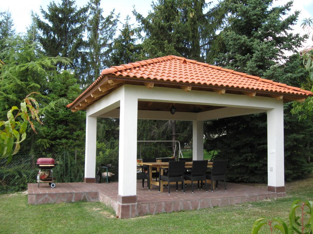 Barcza Vendeghaz Hotel Balatonfured Ngoại thất bức ảnh