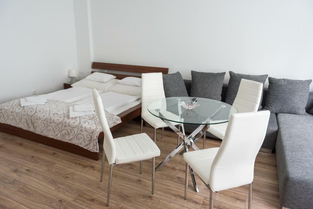 Barcza Vendeghaz Hotel Balatonfured Ngoại thất bức ảnh