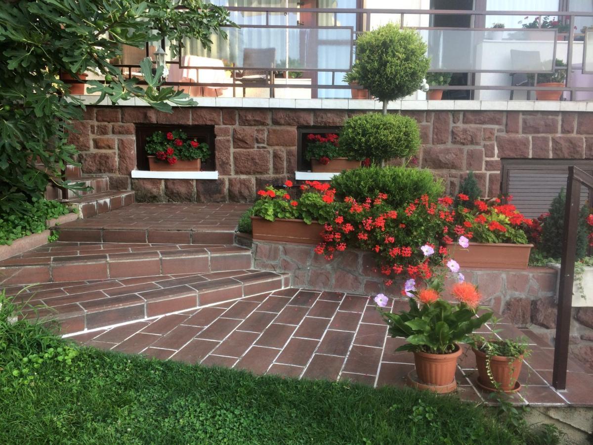Barcza Vendeghaz Hotel Balatonfured Ngoại thất bức ảnh