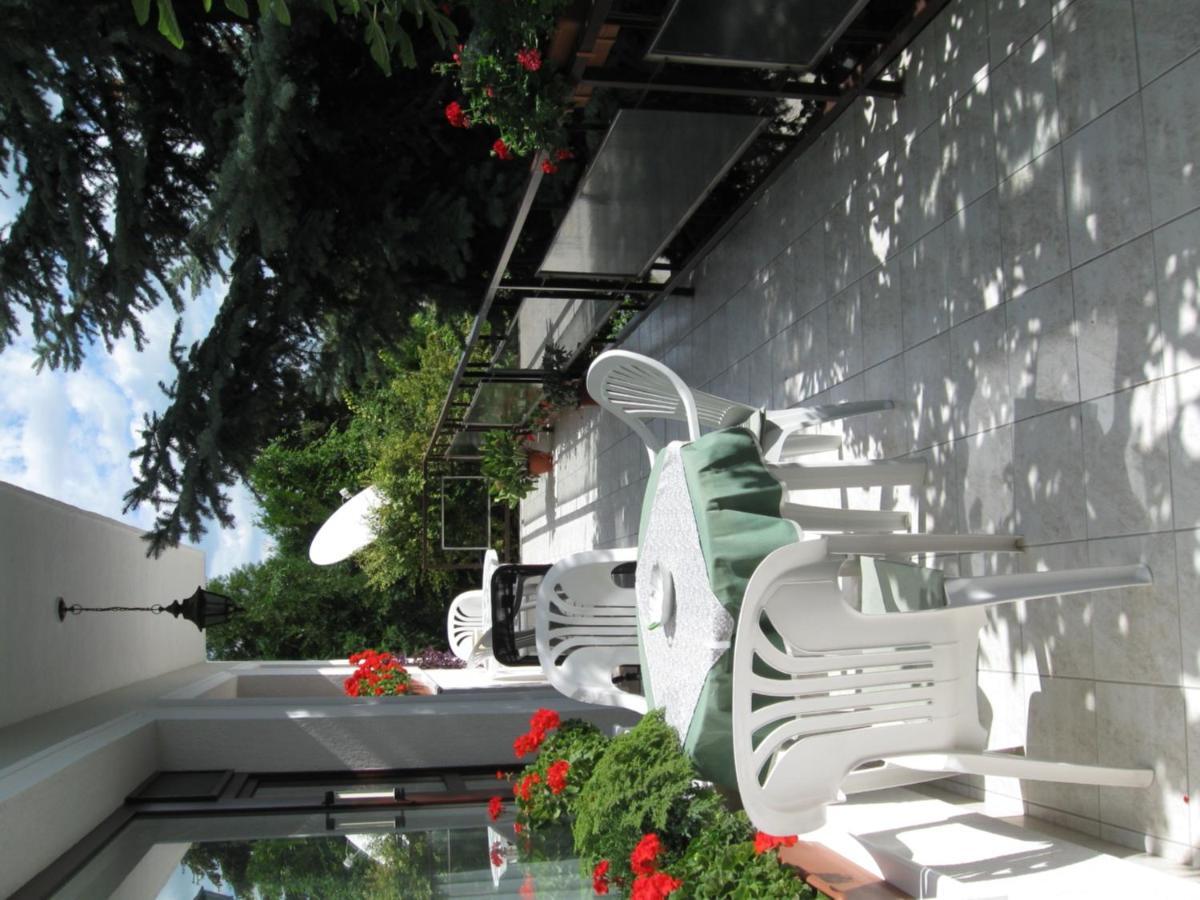 Barcza Vendeghaz Hotel Balatonfured Ngoại thất bức ảnh